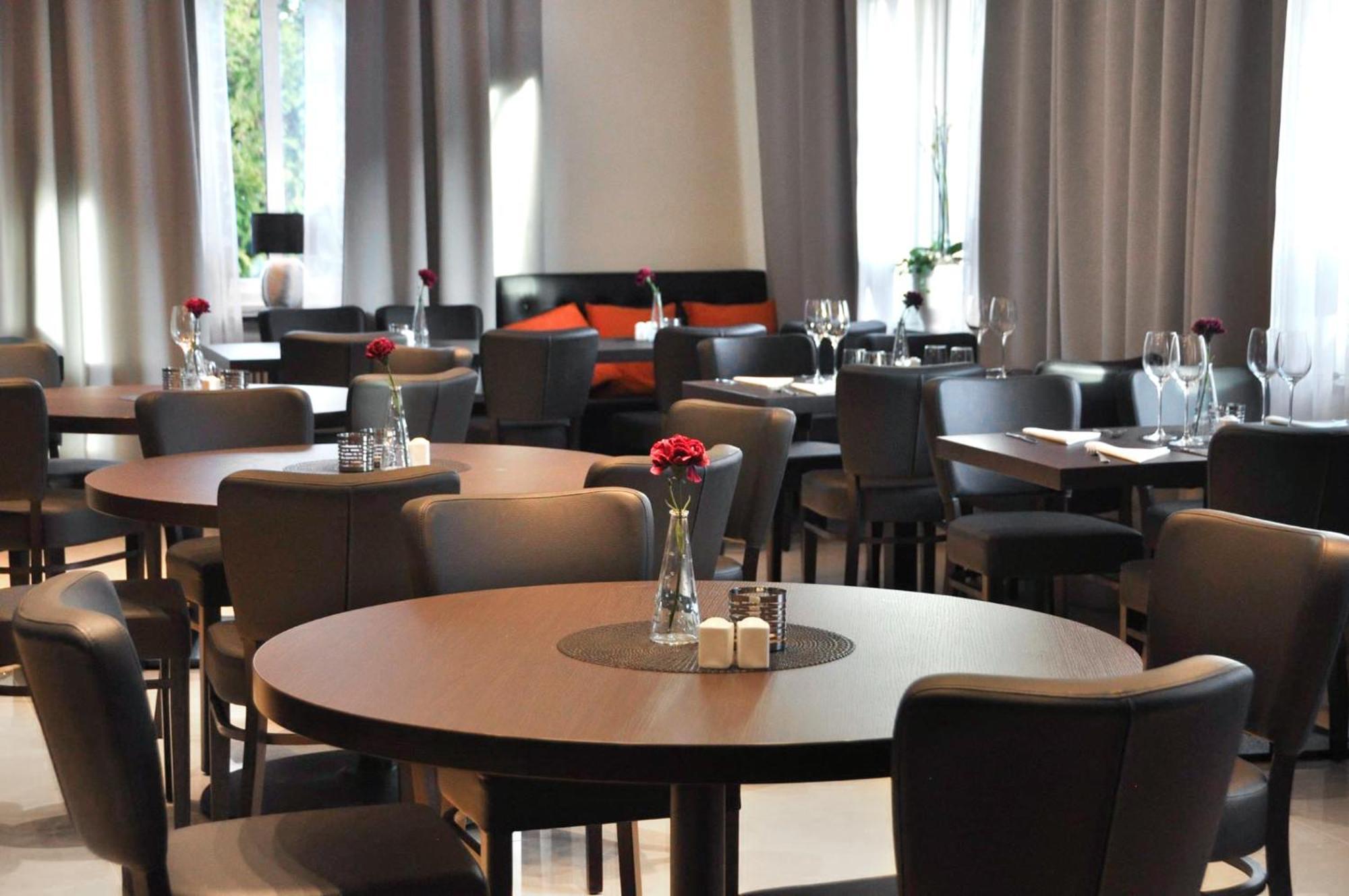 Kungsbacken Hotell & Konferens Katrineholm Bagian luar foto
